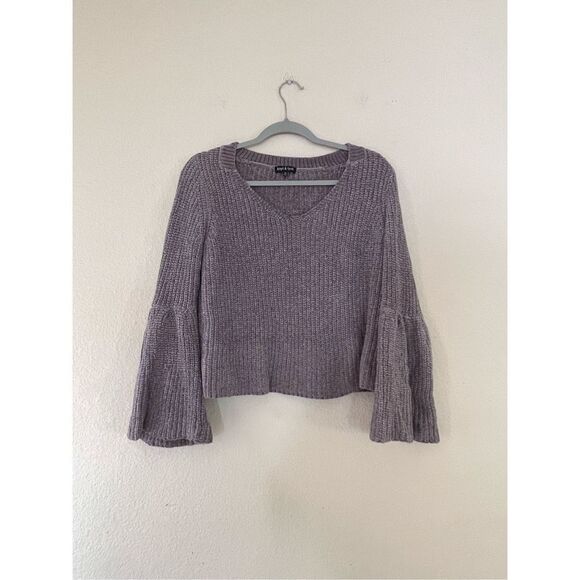 Knyt‎ and lynk soft thick knit flared sleeve sweater size medium - Picture 1 of 6